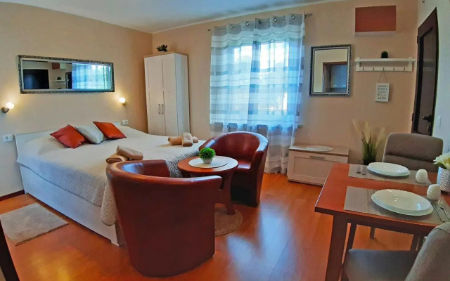 Apartments with a parking space Porec - 2285