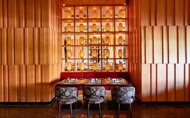 Dusit Thani LakeView Cairo