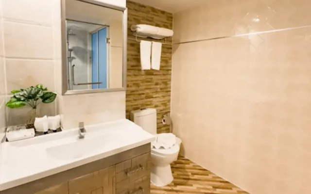 Golden Empire Suvarnabhumi Hotel