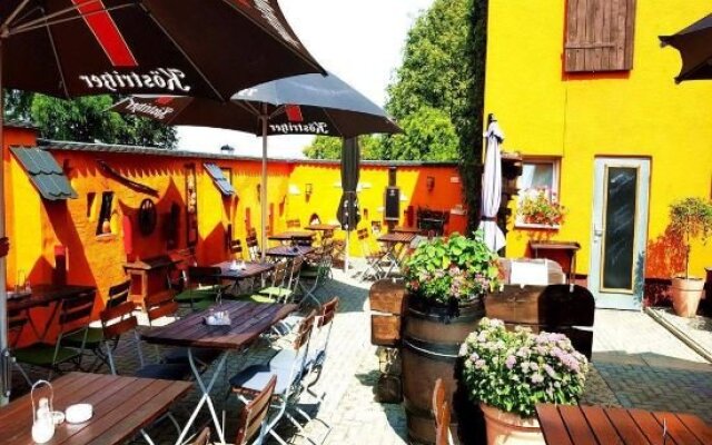 Schnitzelschmiede & Pension Bäumchen