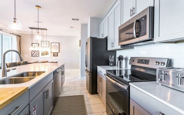 4 Bed Storey Lake Resort With Lazy River 4 Bedroom Townhouse by RedAwning