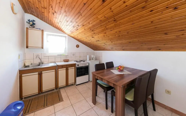 Apartment Eni