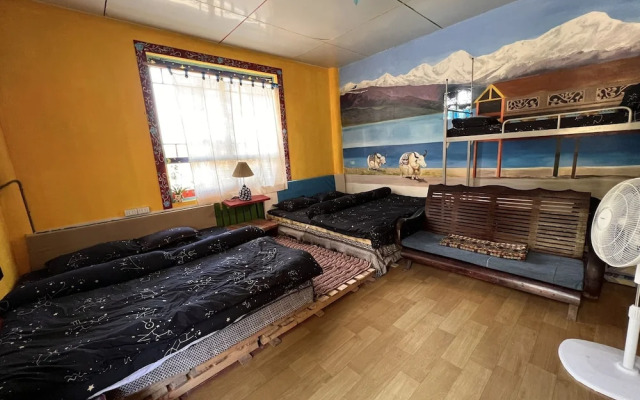 Saigonese Trekking House - Hostel
