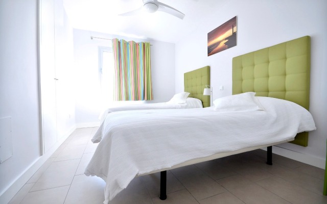 El Yate Hotel