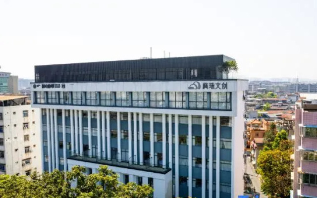 Mc Culture & Creativity Hotel