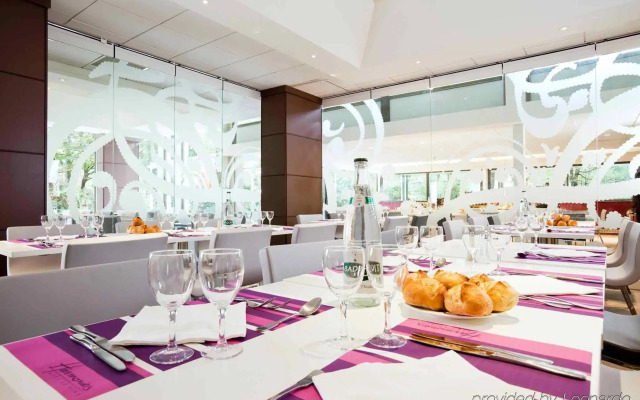 Отель Mercure Paris Centre Tour Eiffel 