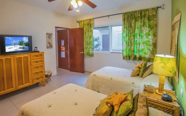 Luxury Penthouse with 2 BR - Meridian