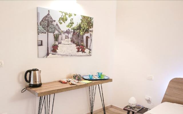 Ailanthus Holiday Suites