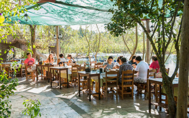 Otel Azmakhan