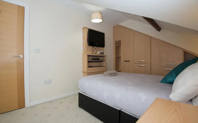 84 Kingsway