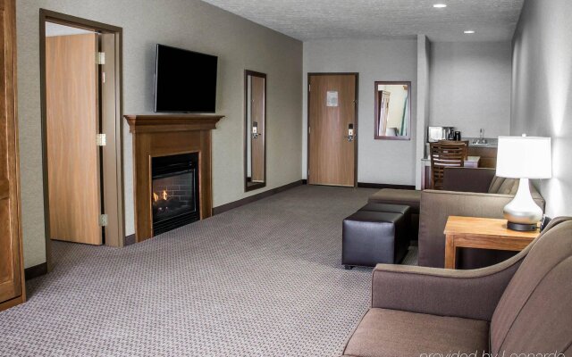 Comfort Suites Hotel and Conference Center