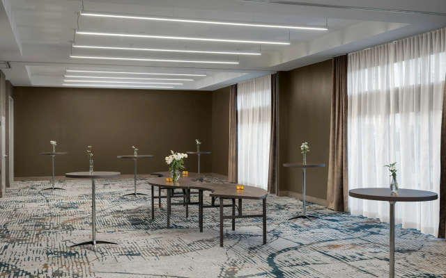 Hotel Avail Rogers, Tapestry Collection By Hilton