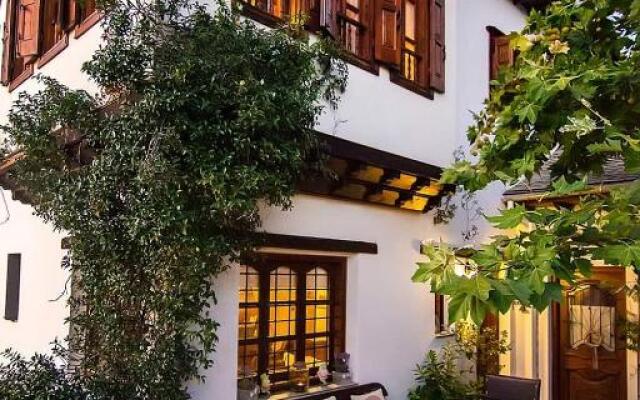 Villa Virginaki