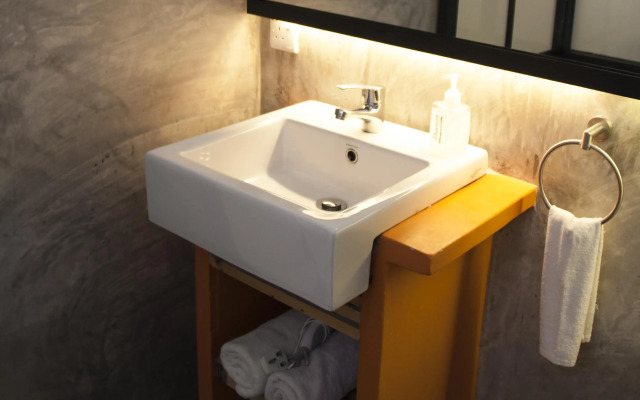 Roomies Penang Guesthouse