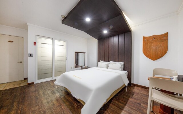 Daejeon Yongjeon Savoy