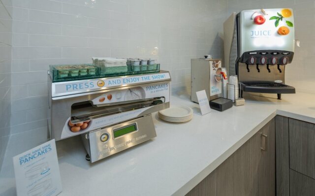 Holiday Inn Express Sunnyvale - Silicon Valley by IHG