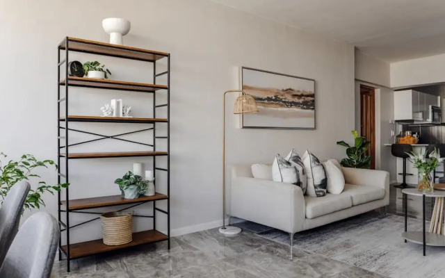 Sea-facing Apartment at Adelphi Galleria