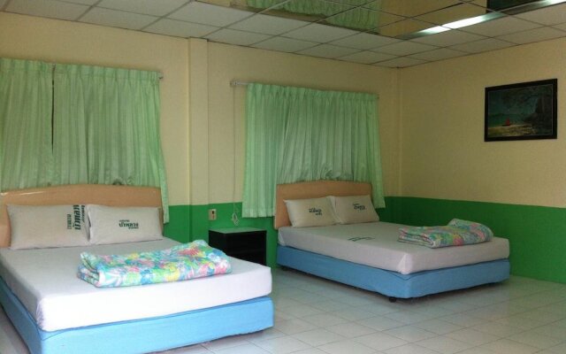 Bualuang Angthong Hotel