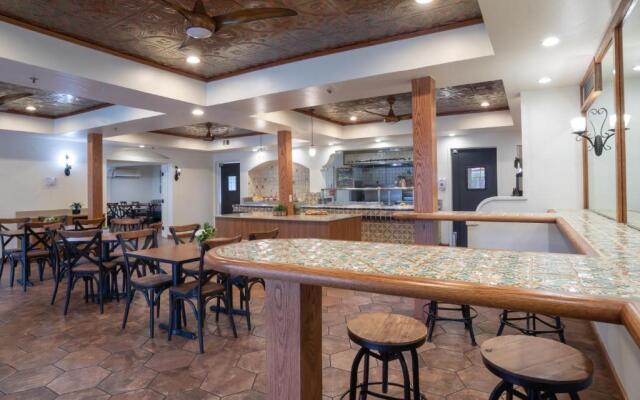 Oxford Suites Pismo Beach