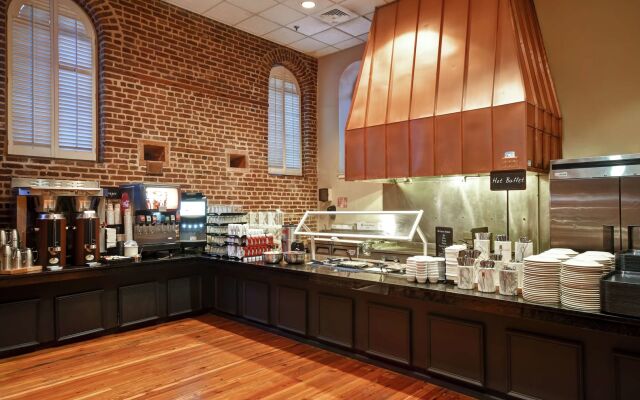 Embassy Suites by Hilton Charleston Historic District