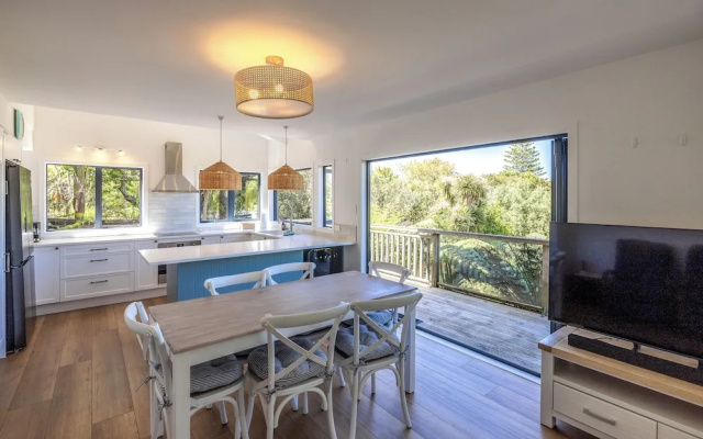 High View Waiheke – Guest Rooms – Blackpool