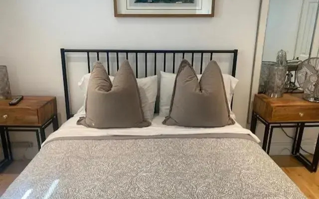 Bright Bedroom- YYZ, Humber College, EGH, Quiet