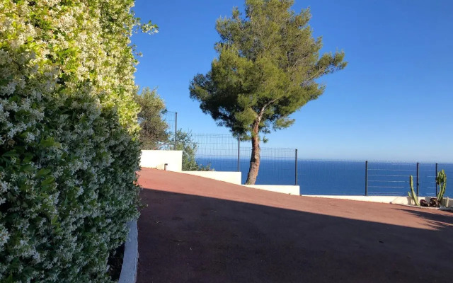 Vue mer.Tranquilité.Cap d'Ail à 10 mn de MONACO