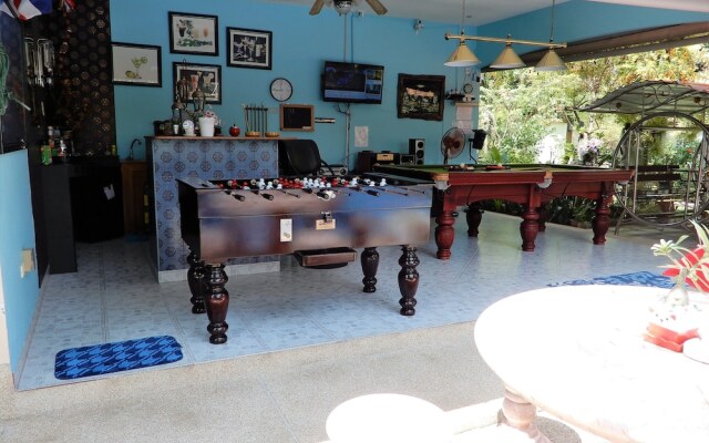 Relaxing Palm Pool Villa