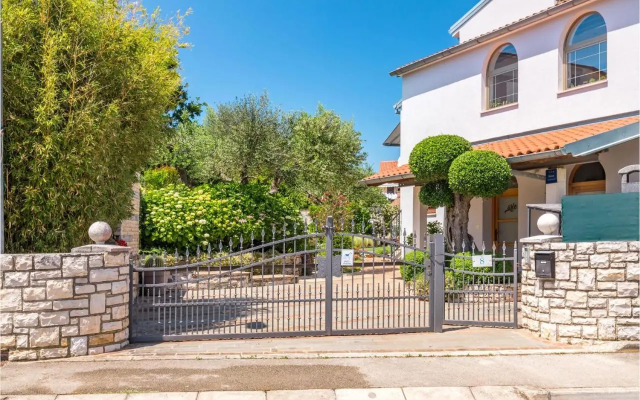 2 Bedroom Lovely Apartment in Rovinj