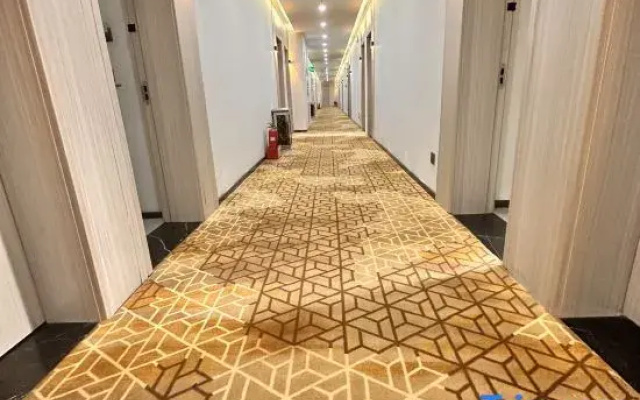 Shangyou Business Hotel (Taiyuan Zhonglou Street Railway Station)