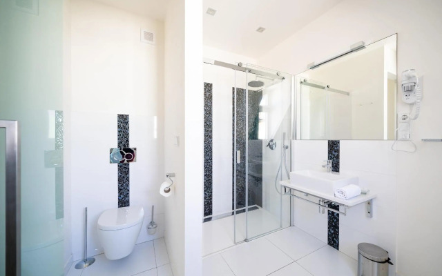 Luxurious Woodrow Wilson apt in Prague centre