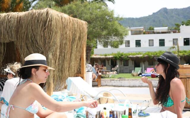 Daphnis Hotel