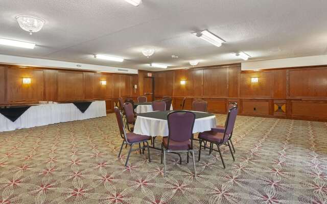 Best Western Plus Cobourg Inn & Convention Centre