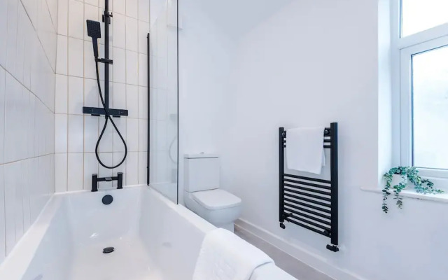 Newly Renovated home-Manchester