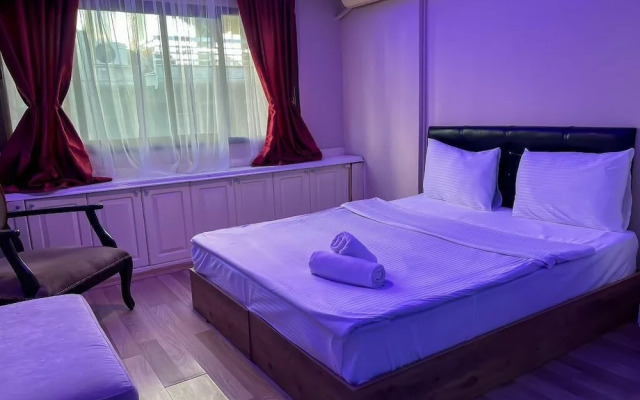 De La Elpida Otel