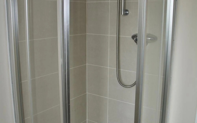 Oakleigh House, Apartment 1