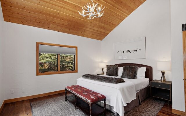 2109 B Chamonix 4 Bedroom Home by RedAwning