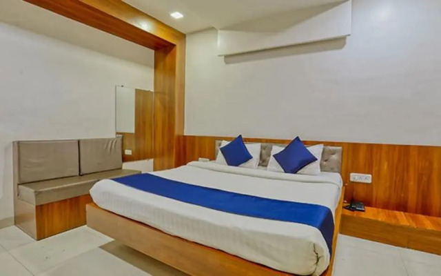 FabHotel Ten Eleven Grand