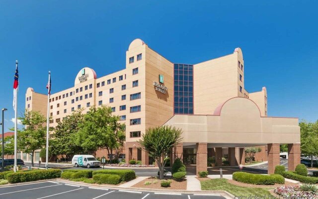 Отель Embassy Suites by Hilton Charlotte