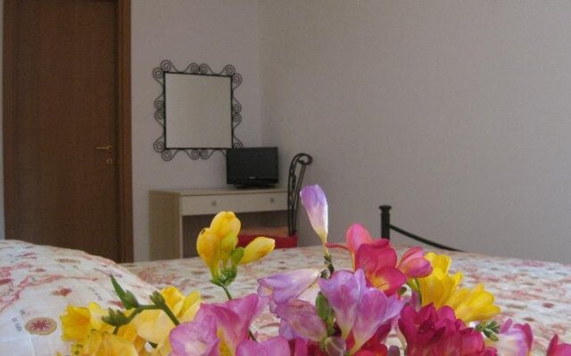 A Due Passi Dal Mare B&B