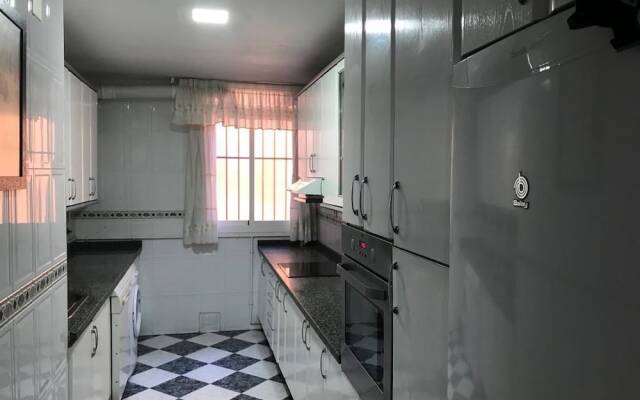 Amplio Apartamento Con Parking Gratuito
