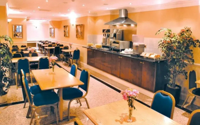 Alexandra Hotel