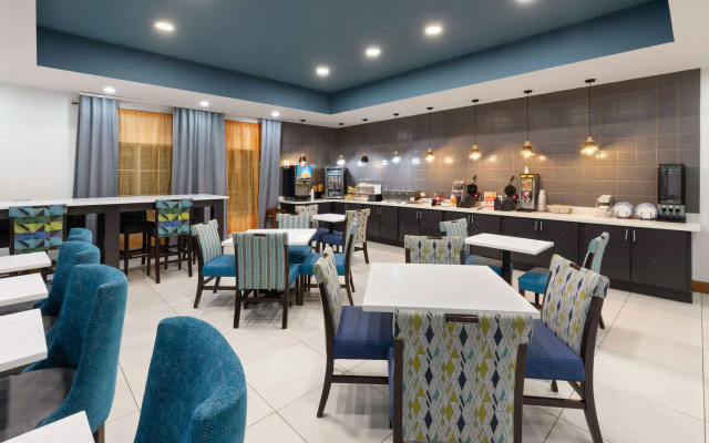 La Quinta Inn & Suites by Wyndham Austin NW/Lakeline Mall