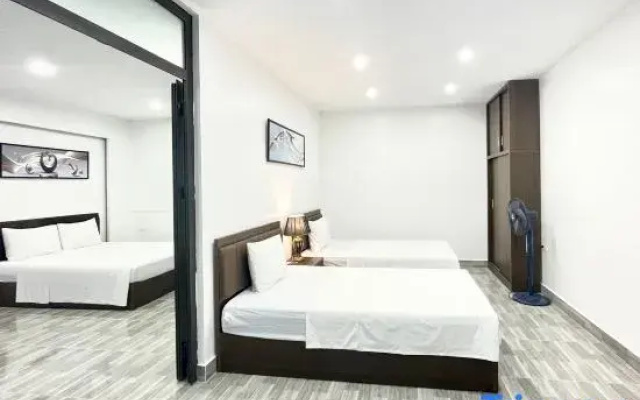 Moon Hotel 3 Pham Tuan Tai