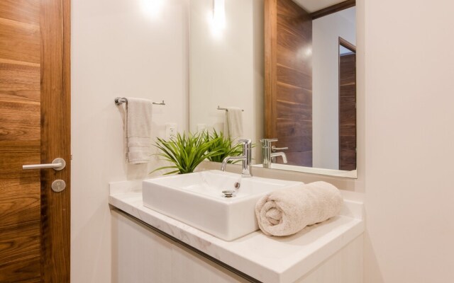 LUXURY 1-bdr -ROOFTOP POOL-GYM-PARK G310
