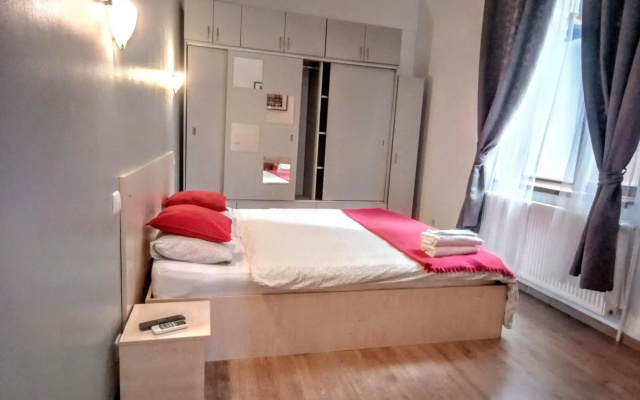 Central Guesthouse Bucharest - Adults Only