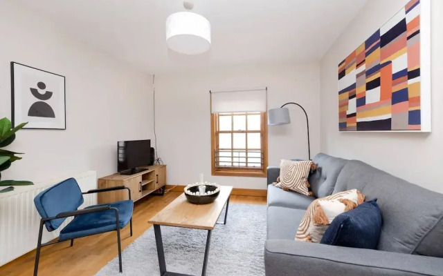 Bright&Cosy Flat near Scottish Gallery