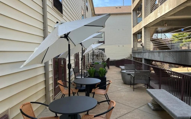 CozySuites Central West End