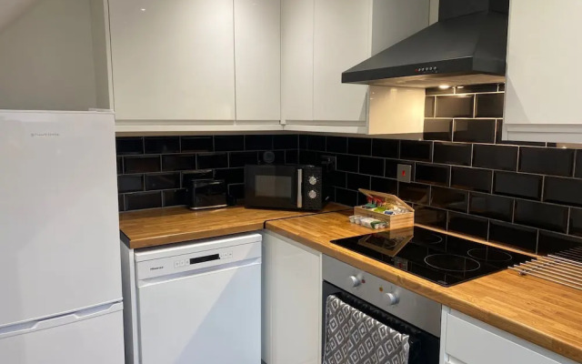 Harlow Cozy 3-bed House Retreat