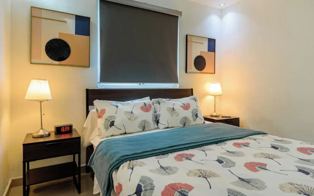 Oceanfront Condo in Ave. España Sleeps 8